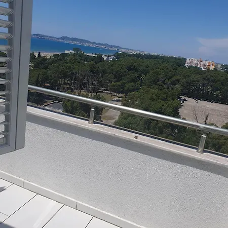 Magnifique Duplex Avec Terrasse Et Balcon Vue Mer A 100M De La Plage 3 Chambres Durres Exterior photo