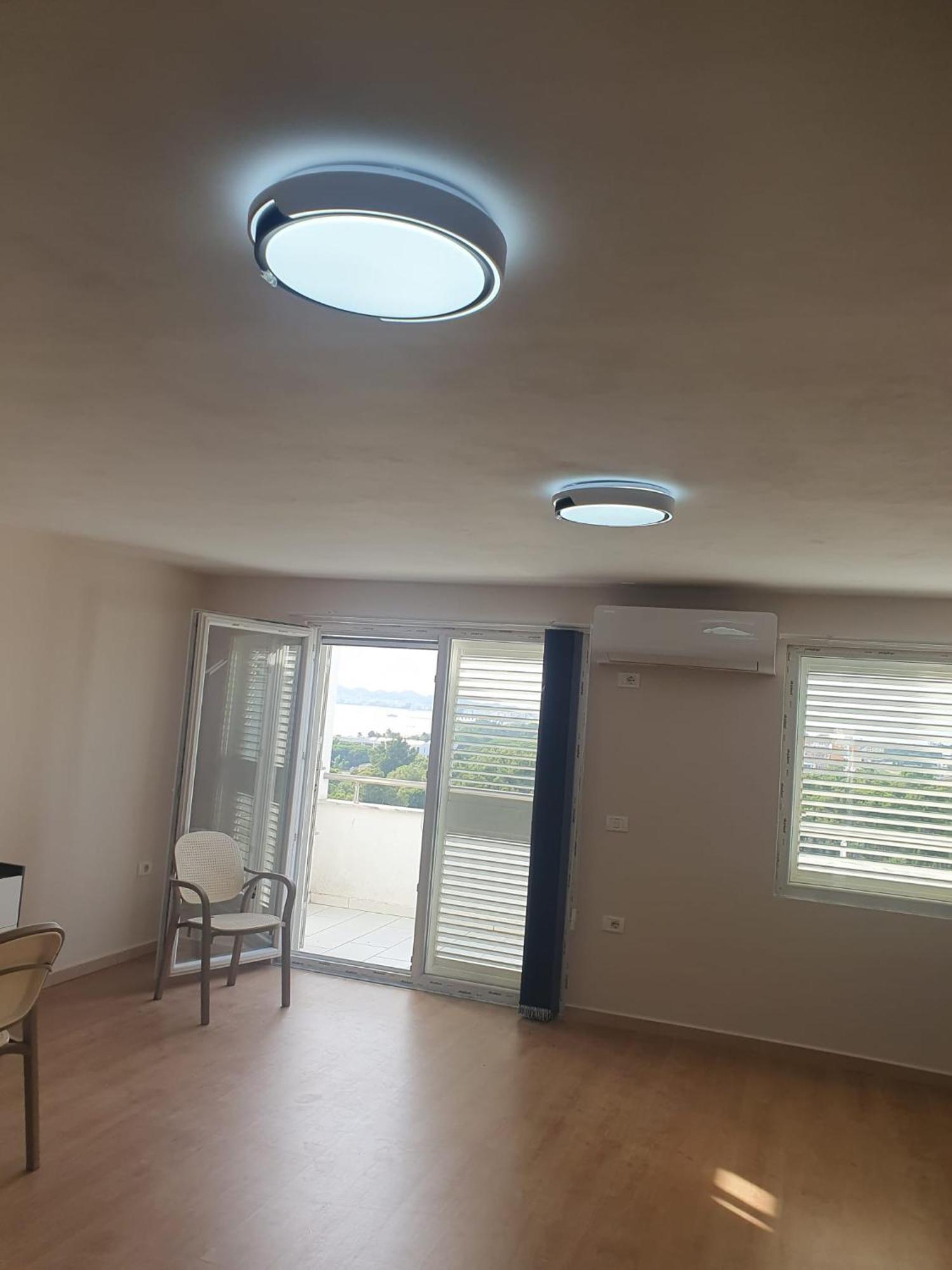 Magnifique Duplex Avec Terrasse Et Balcon Vue A 100m De La 3 Durres